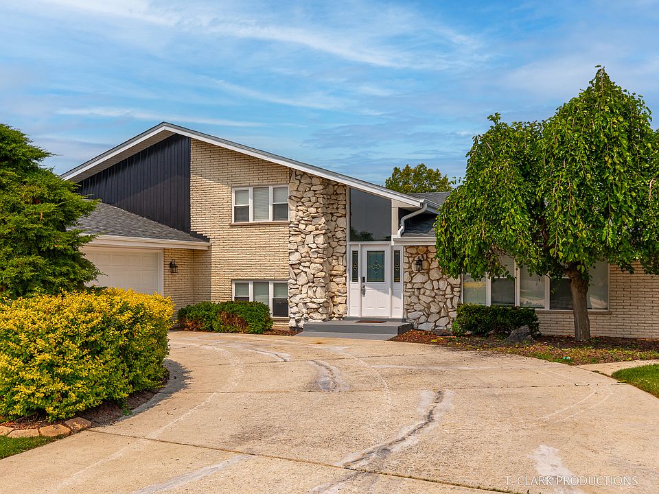 1st image of 15240 Heather Ct