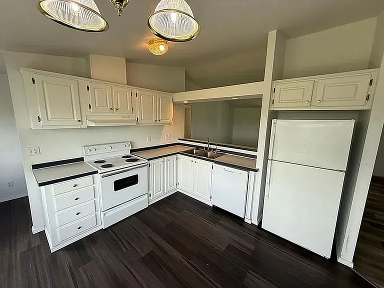 4655 NE Elliott Cir — Photo 7