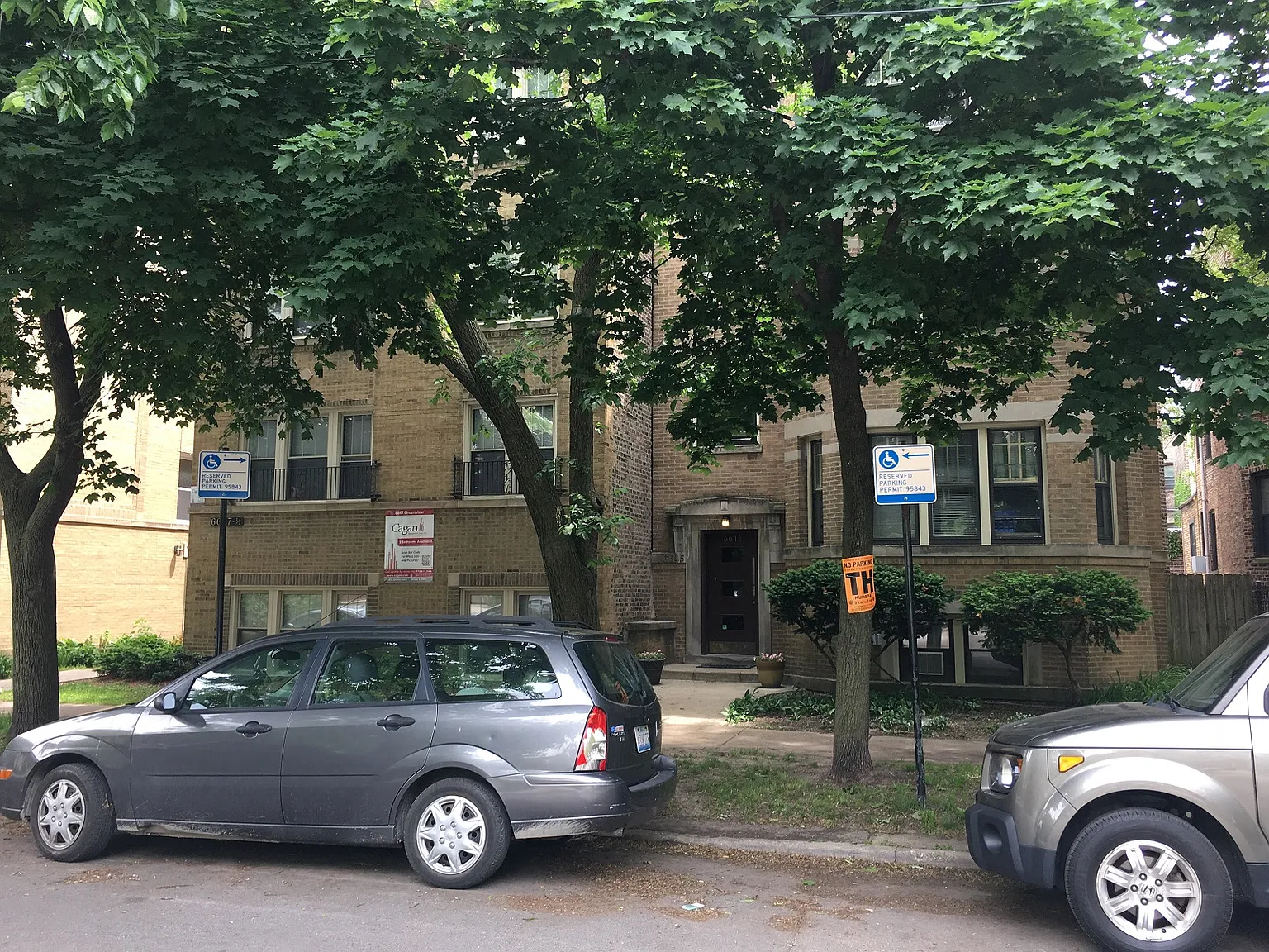 6647 N. Greenview Ave — Photo 2