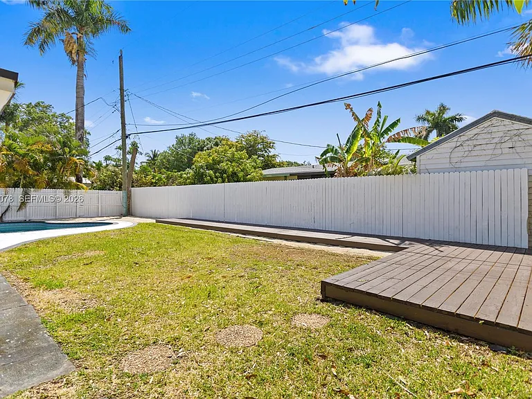 1524 SW 32nd Ct — Photo 43