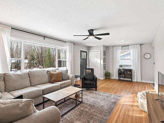 4th image of 6460 Elmwood Dr