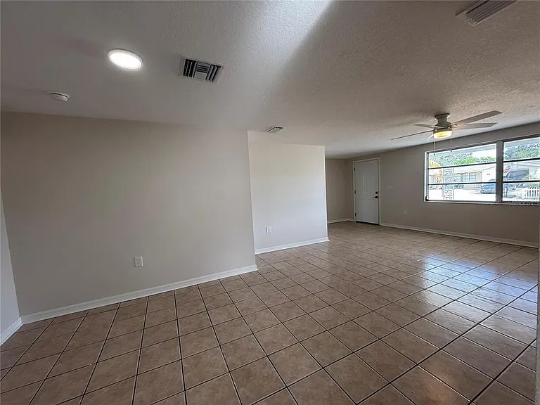 5241 Sparrow Dr — Photo 5