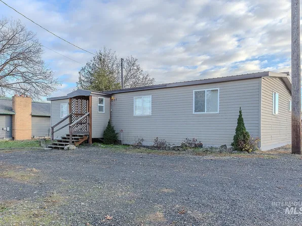 1327 Highland Ave, Clarkston, WA 99403