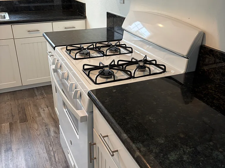 1666 Ebony Ave — Photo 6
