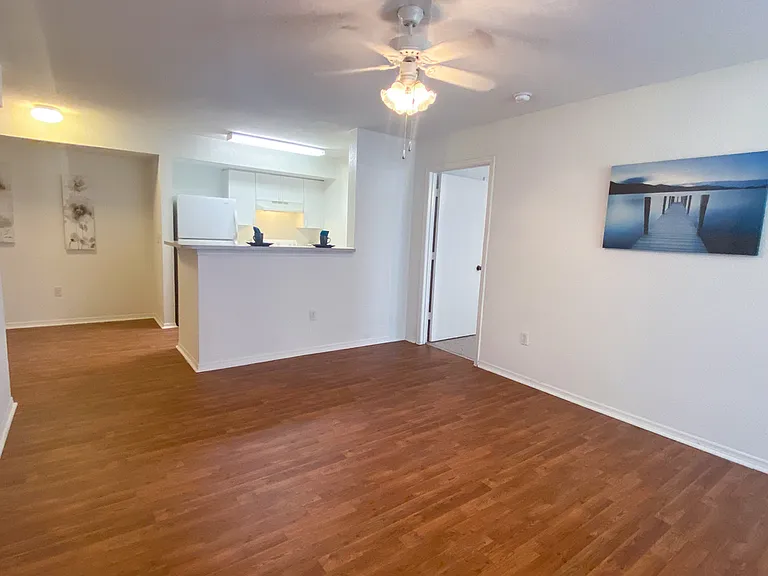 Madison Commons Apartments — Photo 13