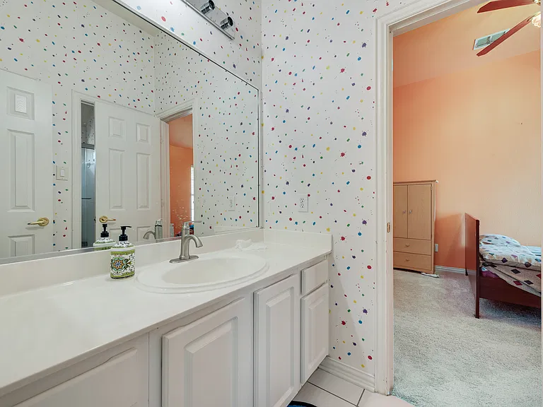 4205 Tiffany Dr — Photo 15