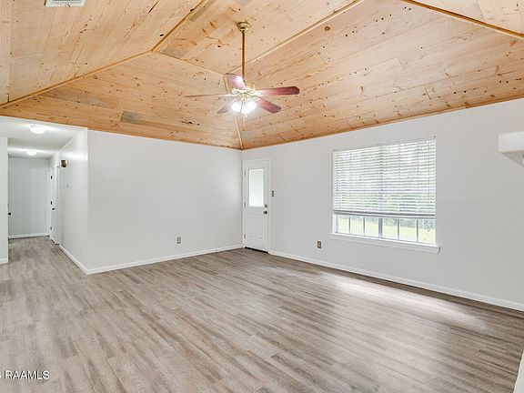 4th image of 503 Breton Dr