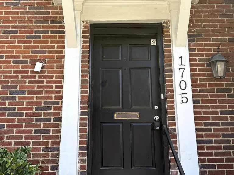 1705 Mallory St — Photo 23