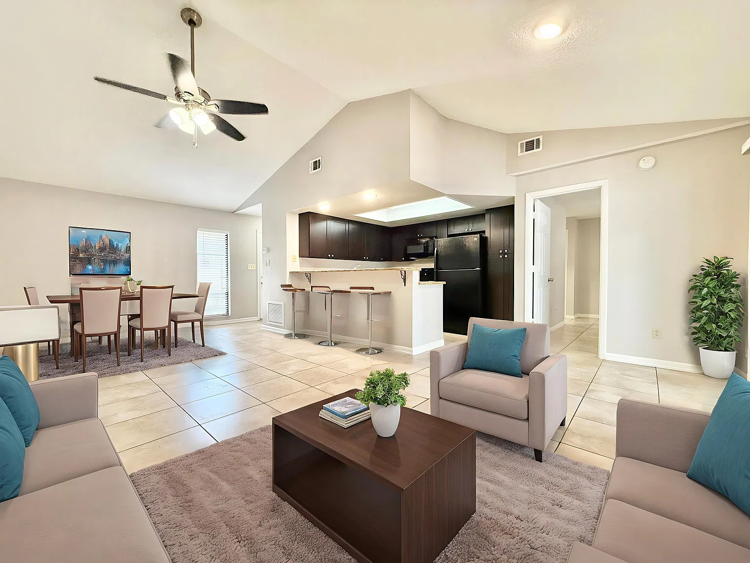 2 bed, 1090 sqft, $1,850 — Photo 3