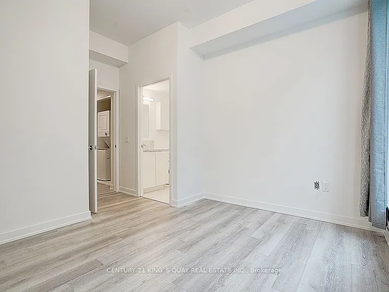 121 Saint Patrick St #722 — Photo 36