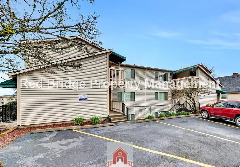 4314 SW View Point Ter #8 — Photo 2