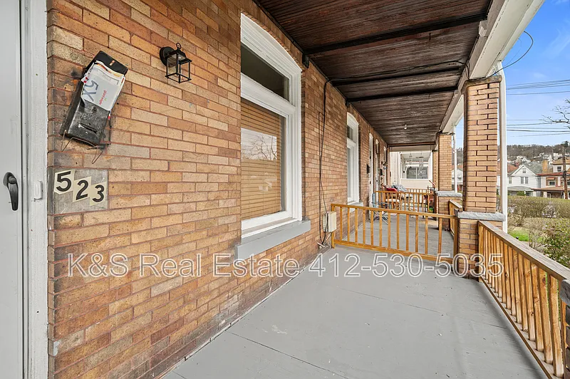 Photo 2 of 18 - 523 Marwood Ave - McKees Rocks, PA Building Photo - 523 Marwood Ave