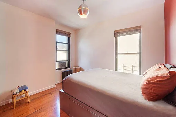 Rented by Douglas Elliman | media 15