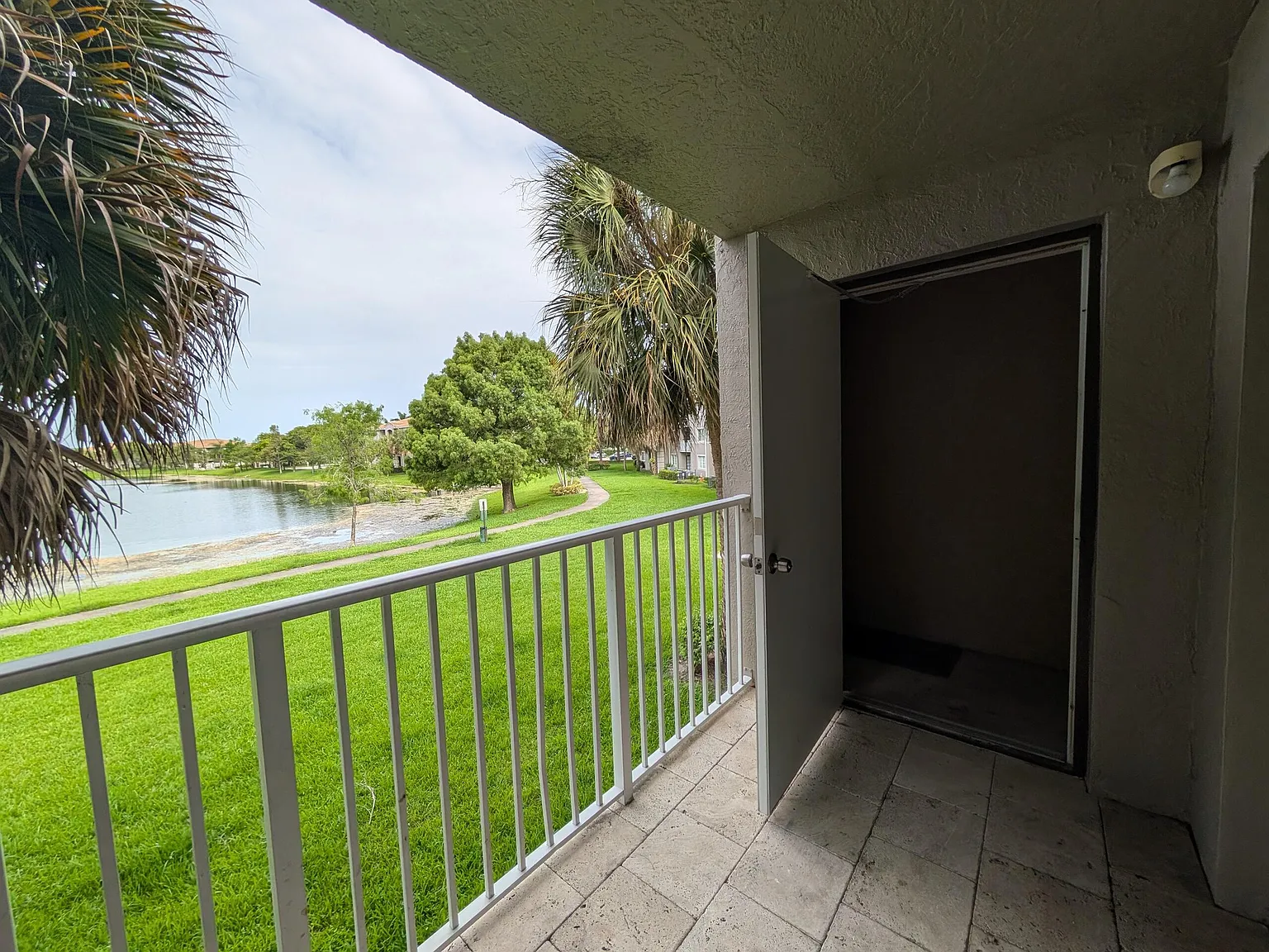 2 bed, 2.0 bath, 1246 sqft, $2,250 — Photo 3