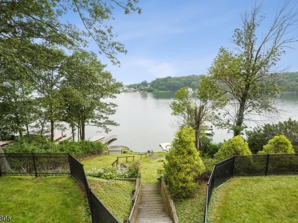 147 Mcgregor Ave, Mount Arlington Boro, NJ 07856
