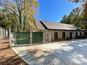 1804 Lucas Ln — Photo 13