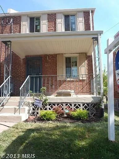 614 Faraday Pl NE photo 1