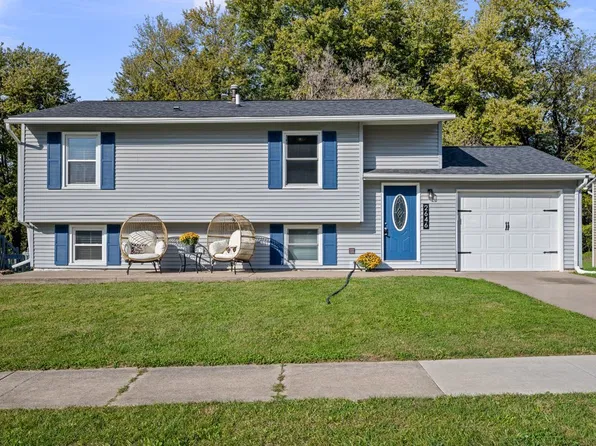 2646 W 56th St, Davenport, IA 52806