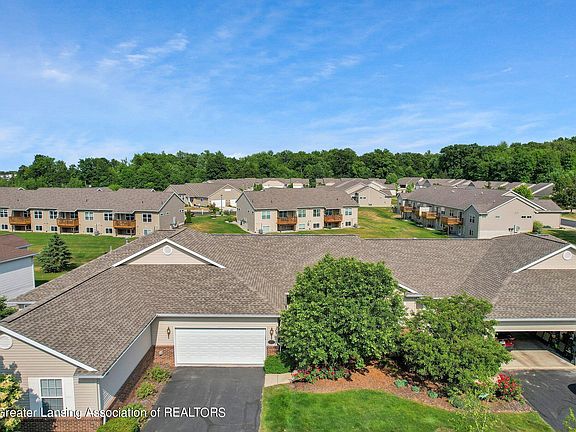 2nd image of 288 Barrington Cir