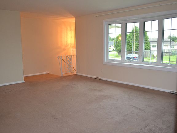 Living Room w/Bay Window