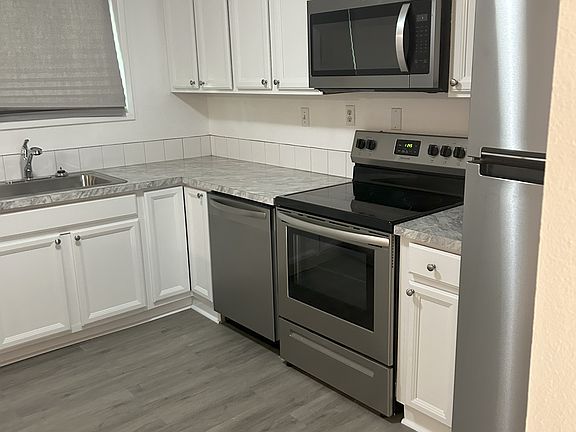2nd image of 6109 NE 17th Ave