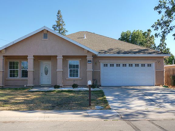 2nd image of 1112 Carmelita Ave