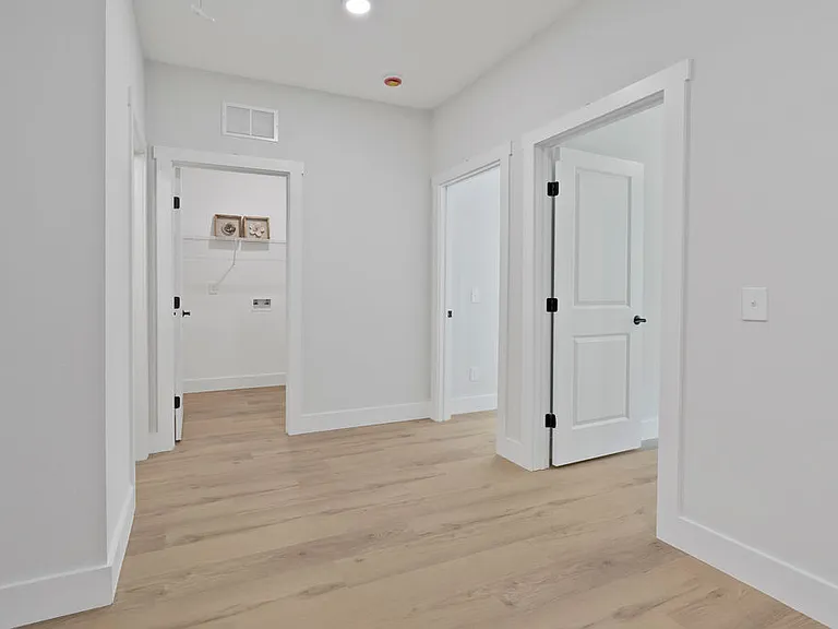 3127 Columbus Cir — Photo 20