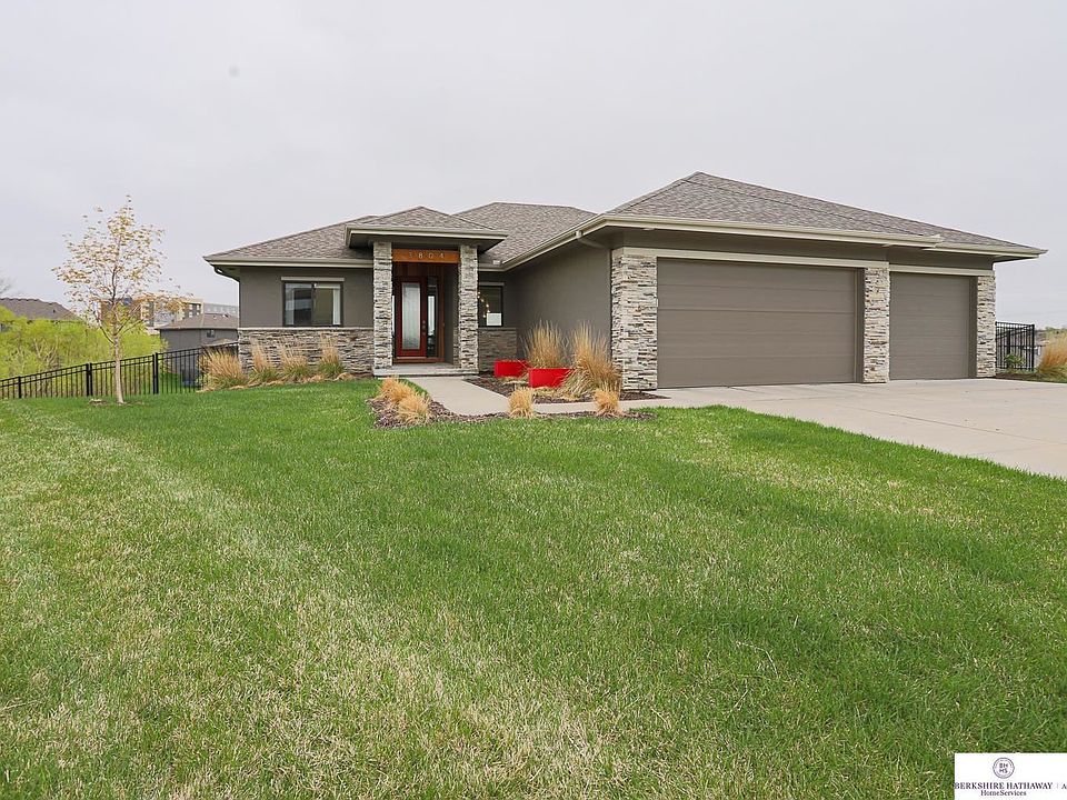 1st image of 3804 N 191st Cir