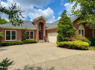 10002 Cave Creek Rd, Louisville, KY 40223