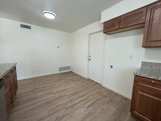 5523 Portola Cir — Photo 17