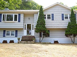 20 Lake View Dr, Andover, NJ 07821