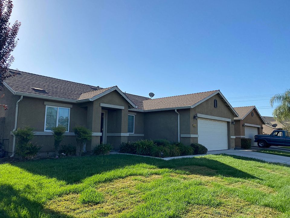 2nd image of 3016 N Zachary Ct