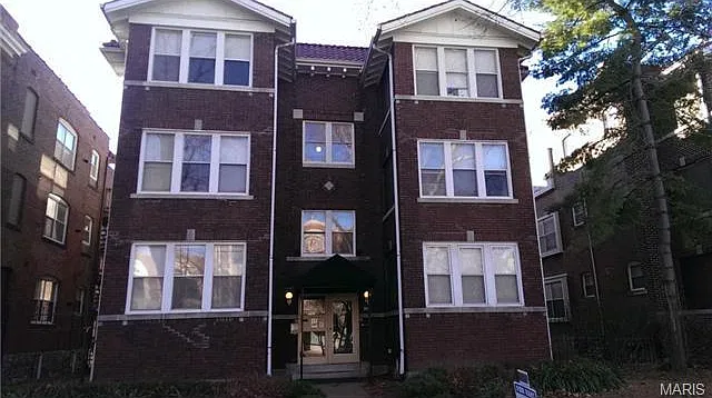5578 Pershing Ave — Photo 3