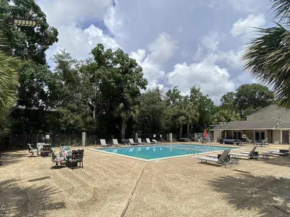 1625 Martin Bluff Rd, Gautier, MS 39553