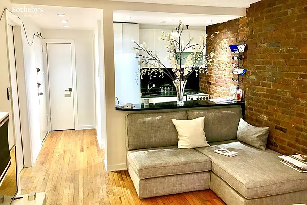 Rented by Sotheby's International Realty | media 10