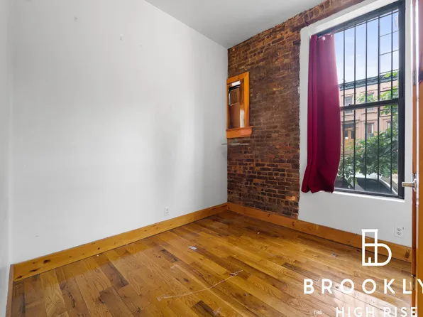 543 Madison Street image 8 of 10