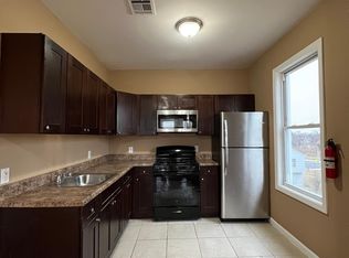 640 S 13th St FLOOR 3, Newark, NJ 07103