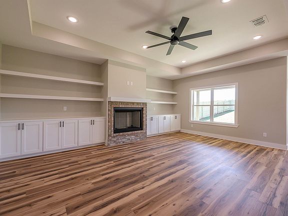 3rd image of 219 Sides Blvd