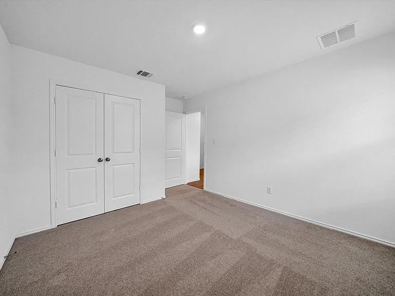 145 Crawford — Photo 28