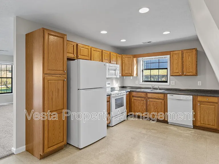 588 Ray Hill Rd #A — Photo 3