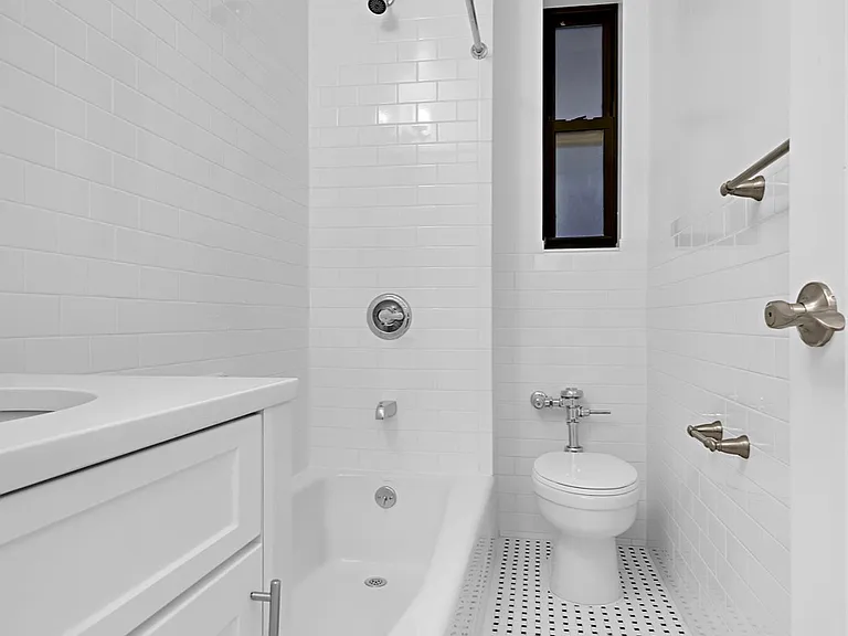 52 Clark St #2A — Photo 8