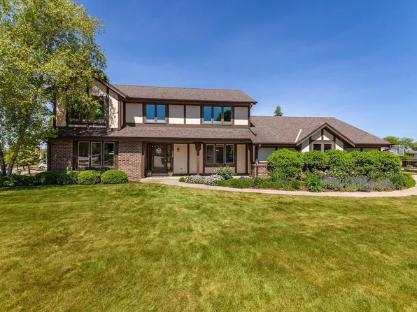 2230 Stony Ridge DRIVE, Waukesha, WI 53189