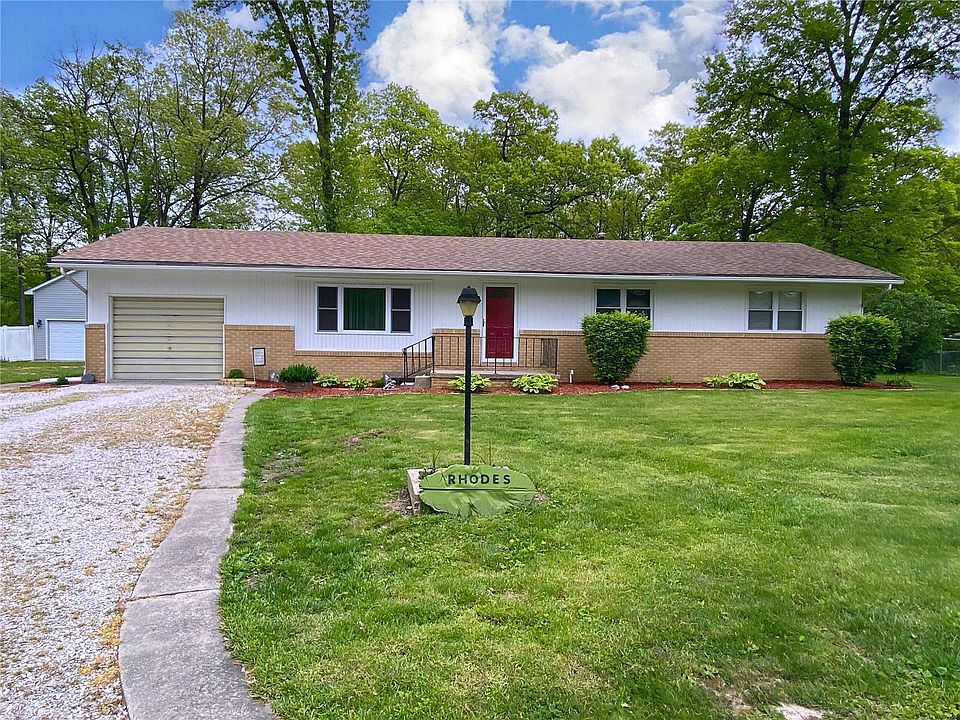 1st image of 4 Hilltop Dr
