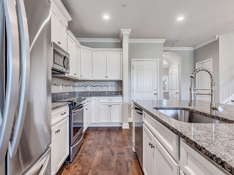 1477 Channing Dr — Photo 12