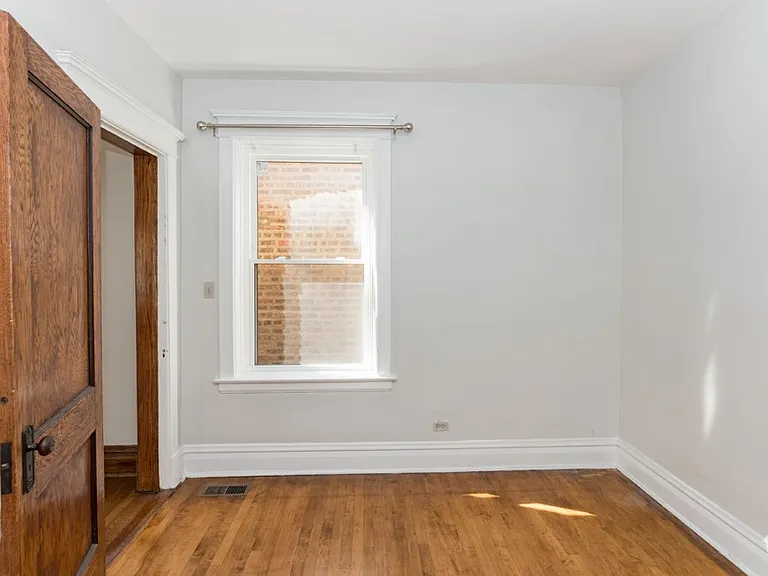 4008-1 N Southport Ave — Photo 22