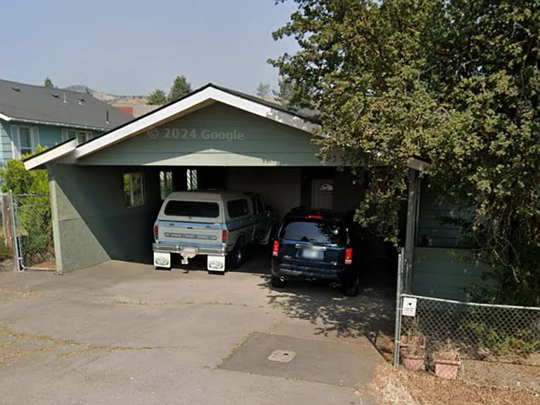 2805 Montelius St — Photo 13
