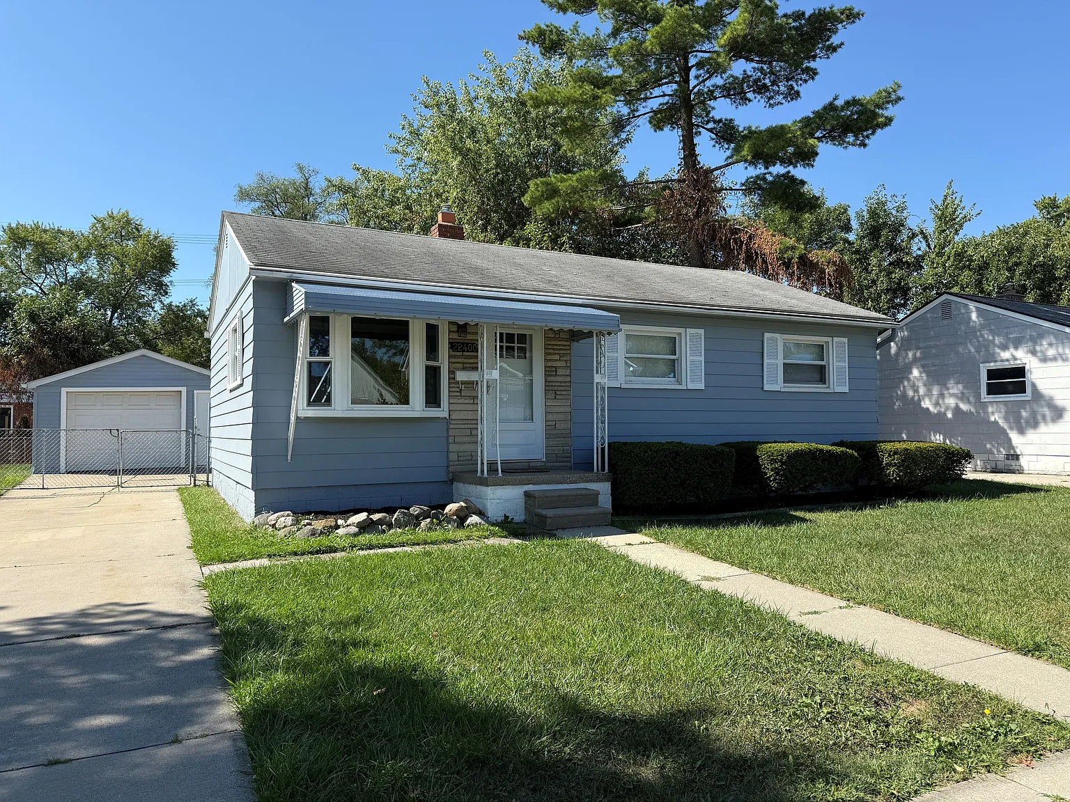 3 bed, 864 sqft, $1,700 — Photo 1