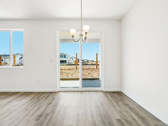 5th image of 1466 Boyle Street