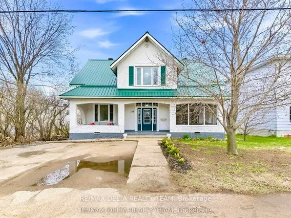 703 Front St, Pembroke, ON K8A 6J4
