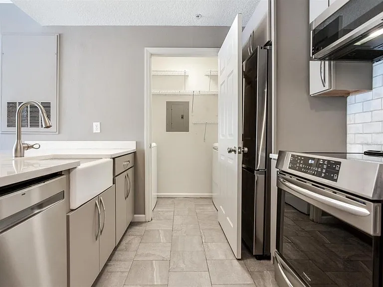 800 S Dakota Ave #206 — Photo 5